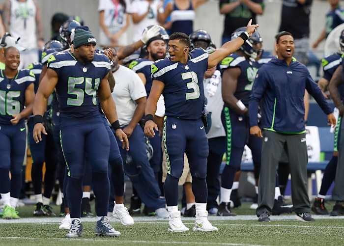 bobby-wagner-russell-wilson.jpg